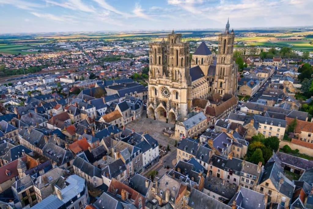 Appartement Confortable Laon Buitenkant foto
